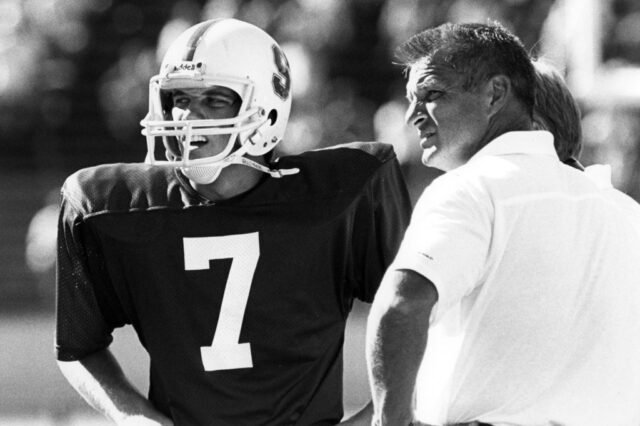 A lenda de Stanford, Wiggin, treinador durante 'The Play', morre